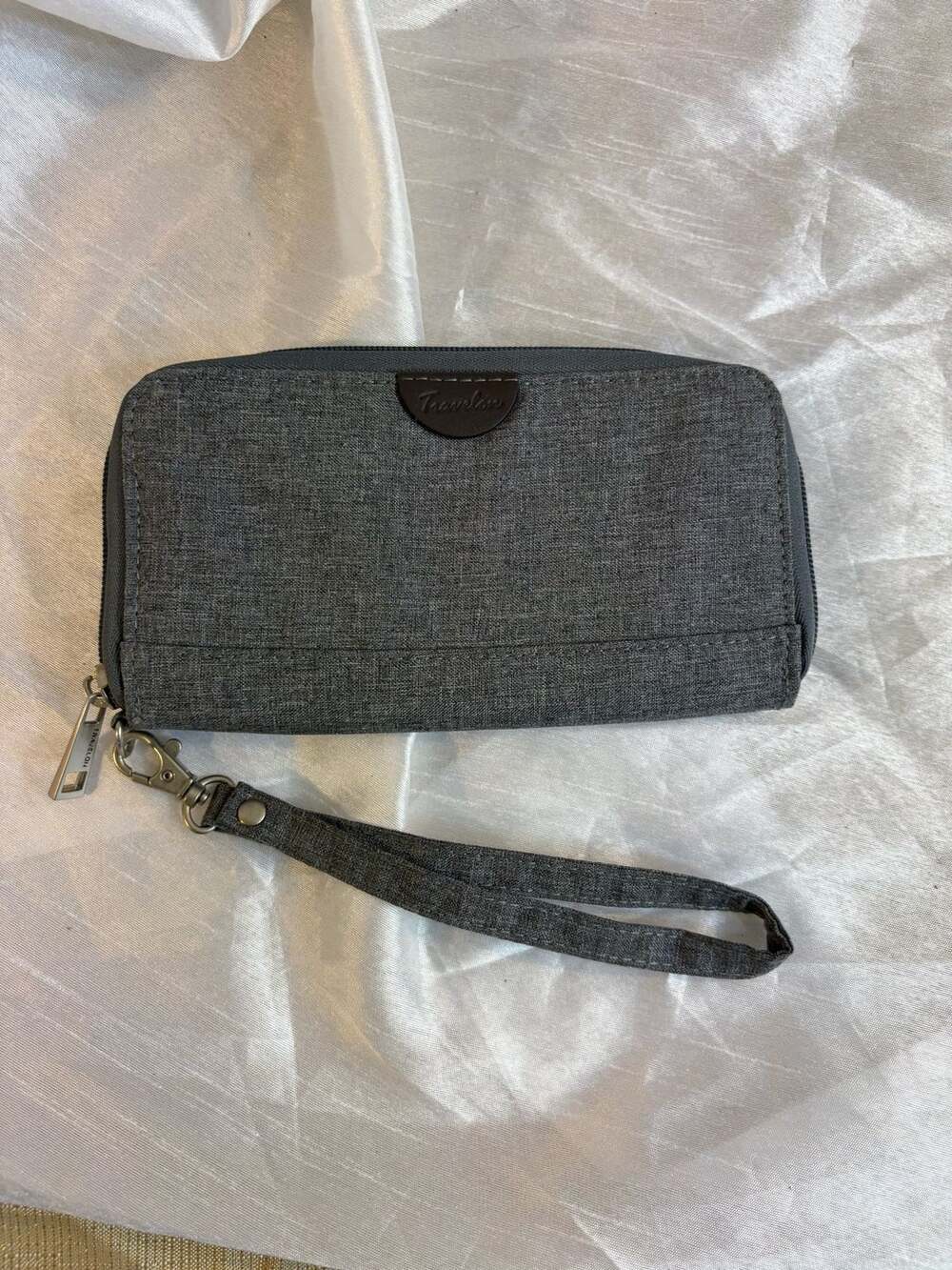 Travelon RFID Blocking Wristlet Wallet Gray